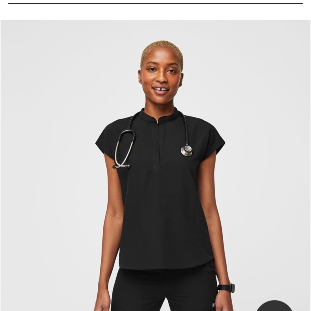 Rafaela Oversized Scrub Top Size S new with tags